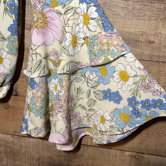 BUDDY LOVE Lilac/Blue Floral Cheyanne Bell Sleeve Bodysuit size Small - Picture 5 of 9